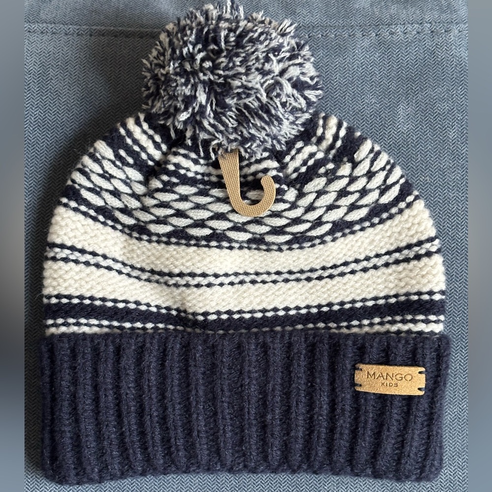 NWOT Mango Kids Navy and Cream Jacquard Pom Pom Beanie Size: 6-9 (54 cm)